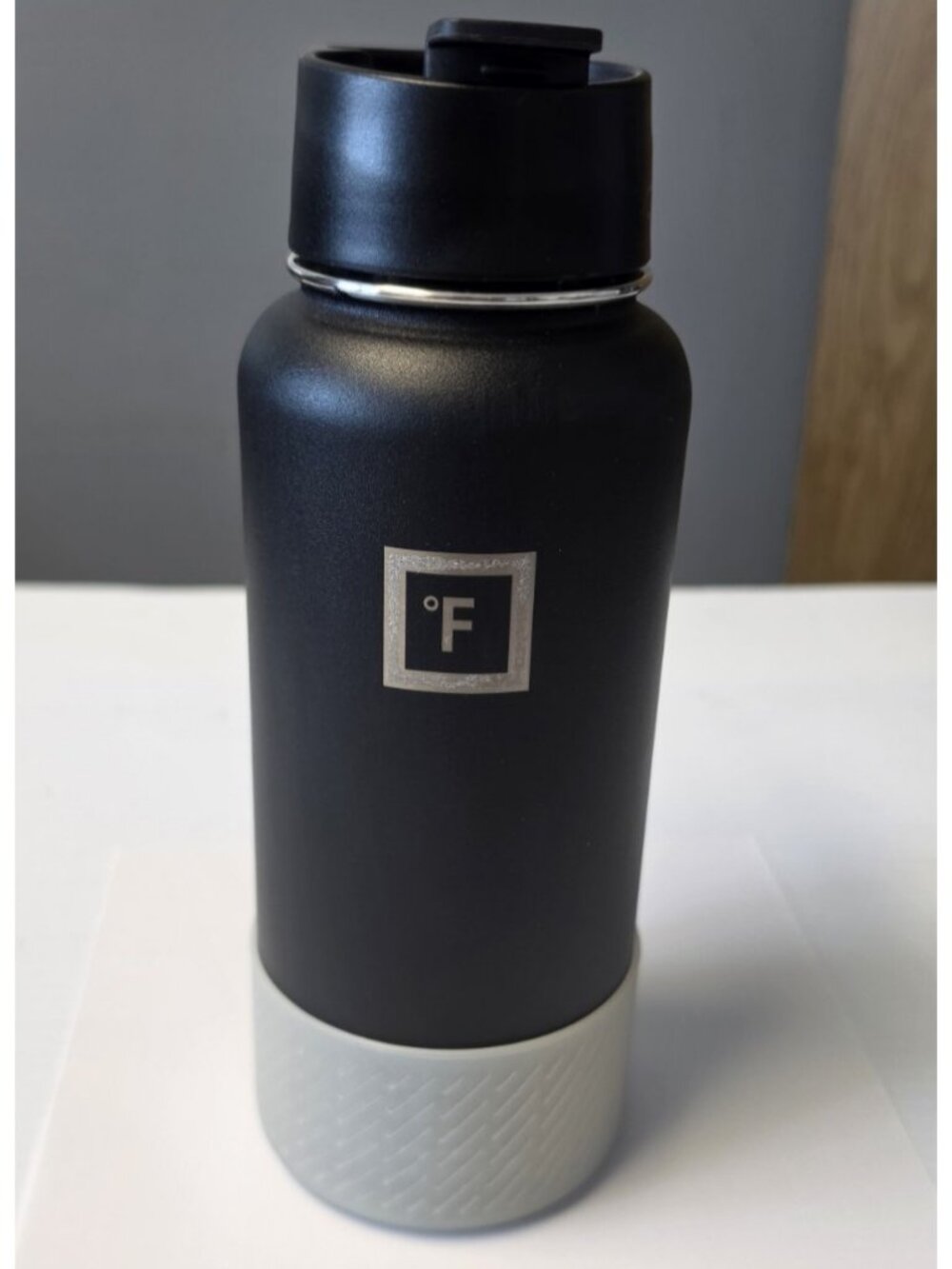 Hydro Flask Growler With Lid & Clear Rubber Boot 32oz Black Insulated